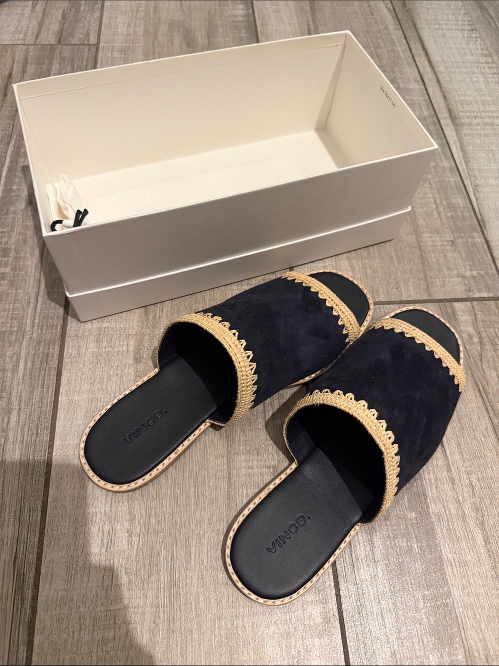 New 9.5 Vince Suede Padmore Sandal in Coastal
